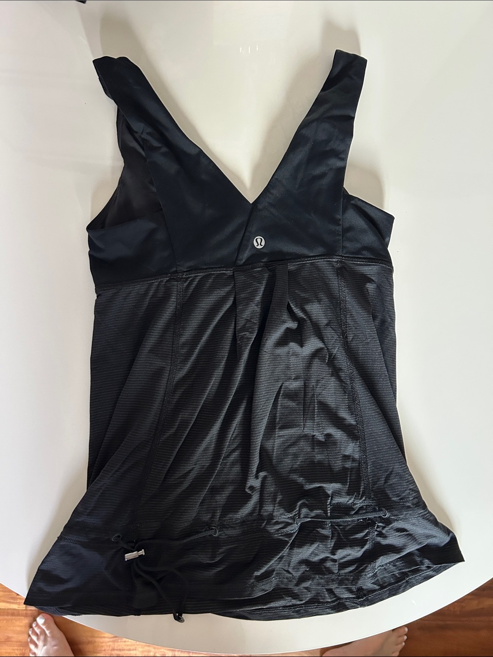 lululemon athletica Black Athletic Tank with Subtle Silver Pinstripe Lining